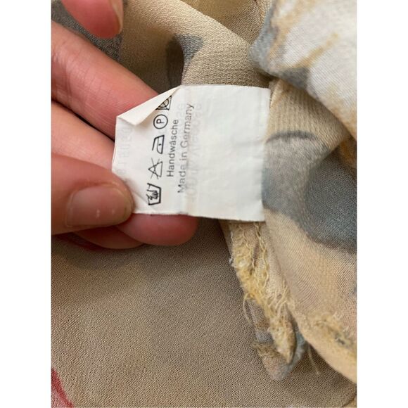 Italian Floral Beige Pink Button-Up Collared Sleeveless Blouse, Size US 8 - Picture 6 of 10